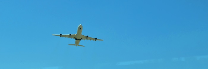 Flugzeug am Himmel